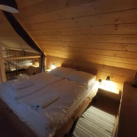 Ferienhaus Beskidzka Stodola Przy Szlaku Z Pieknym Widokiem