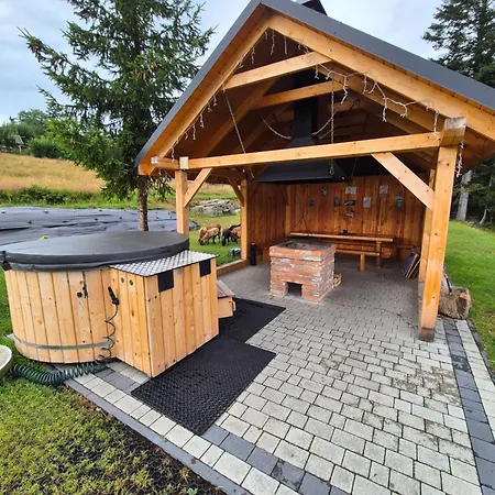 Beskidzka Stodola Przy Szlaku Z Pieknym Widokiem Zlatna