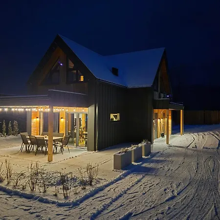 Beskidzka Stodola Przy Szlaku Z Pieknym Widokiem Zlatna