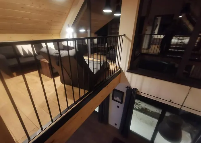 Beskidzka Stodola Przy Szlaku Z Pieknym Widokiem Zlatna