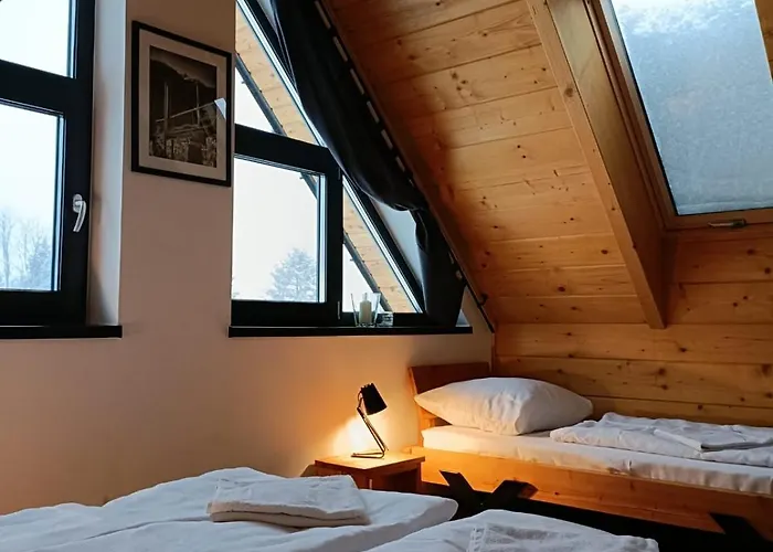 Beskidzka Stodola Przy Szlaku Z Pieknym Widokiem Zlatna